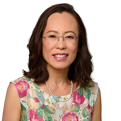 Photo of Susanna M. Suh