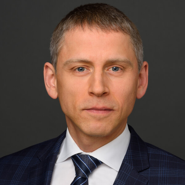 Michael M. Makhotin 